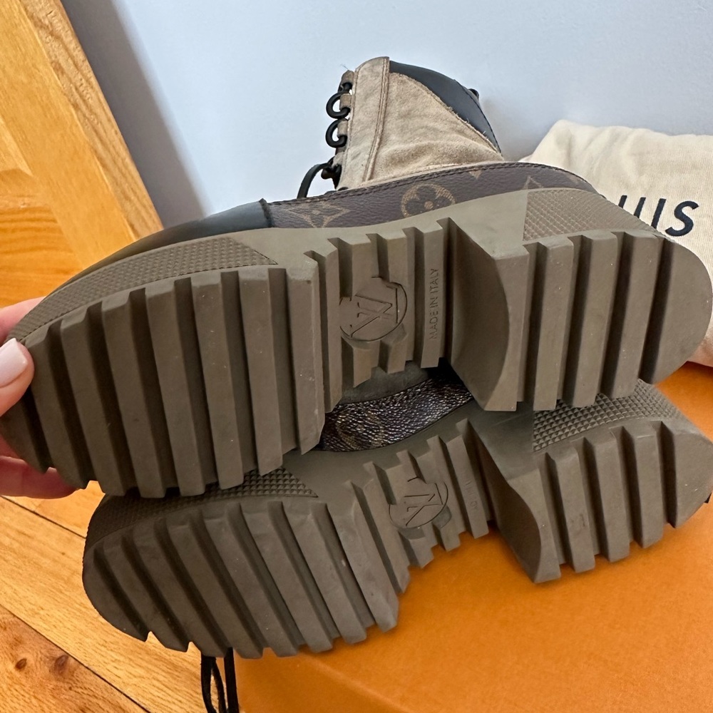 Laureate Platform Desert Boot On Sale!! - image 7